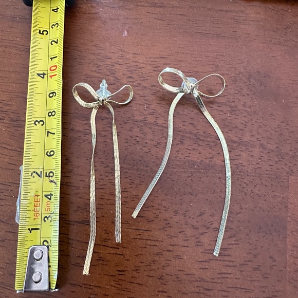 Gold tone bow earrings - post style - Picture 2 of 4
